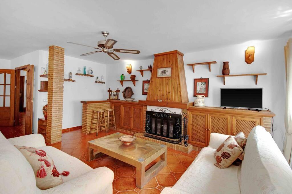 Duplex Tematico Andaluz Con Agradable Terraza - El Mirador De Benahavis 2 Lägenhet Exteriör bild